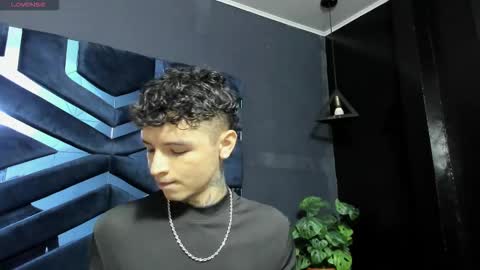 Snapshot of ian_castillo_ chatting on 01/12/26, 11:15 IAN CASTILLO online show from 01/12/26, 11:15