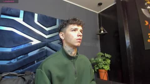 Snapshot of ian_castillo_ chatting on 01/13/26, 11:15 IAN CASTILLO online show from 01/13/26, 11:15