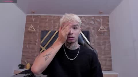 Snapshot of ian_castillo_ chatting on 02/06/26, 11:24 IAN CASTILLO online show from 02/06/26, 11:24