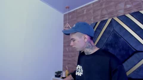 Snapshot of ian_castillo_ chatting on 03/13/26, 11:17 IAN CASTILLO online show from 03/13/26, 11:17