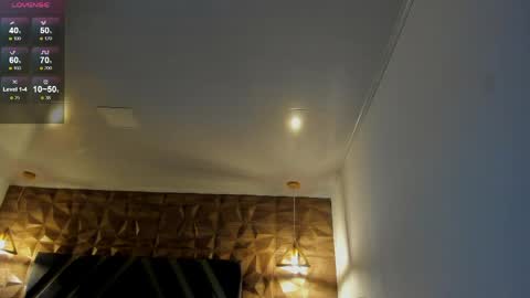 Snapshot of ian_castillo_ chatting on 03/30/26, 11:11 IAN CASTILLO online show from 03/30/26, 11:11