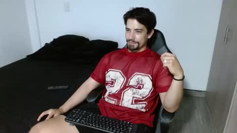 Ian Davis online show from 11/18/25, 01:00