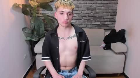 Snapshot of ian_lombardi chatting on 04/14/26, 07:09 Camilo online show from 04/14/26, 07:09