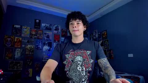 Snapshot of ian_versace chatting on 09/12/25, 12:22 Andres online show from 09/12/25, 12:22