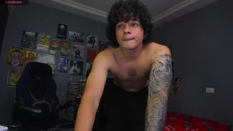 Snapshot of ian_versace chatting on 10/30/25, 05:46 Andres online show from 10/30/25, 05:46