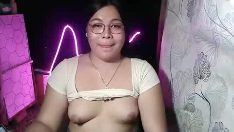 Snapshot of iana_whorexxx chatting on 04/18/26, 07:12 iana online show from 04/18/26, 07:12