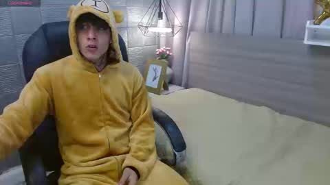 Snapshot of iancute_ chatting on 09/08/25, 09:47 ian online show from 09/08/25, 09:47