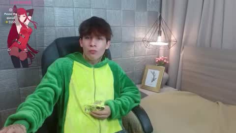 Snapshot of iancute_ chatting on 09/14/25, 04:33 ian online show from 09/14/25, 04:33