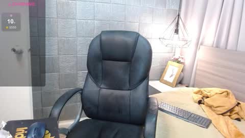 Snapshot of iancute_ chatting on 09/21/25, 09:00 ian online show from 09/21/25, 09:00