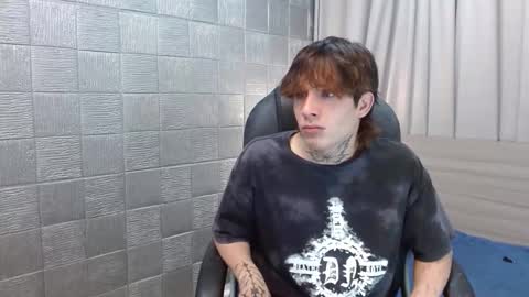 Snapshot of iancute_ chatting on 10/05/25, 08:18 ian online show from 10/05/25, 08:18