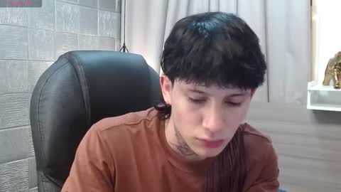 Snapshot of iancute_ chatting on 10/12/25, 08:30 ian online show from 10/12/25, 08:30