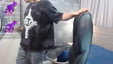 Snapshot of iancute_ chatting on 10/16/25, 10:11 ian online show from 10/16/25, 10:11