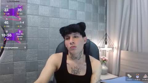 Snapshot of iancute_ chatting on 10/17/25, 06:43 ian online show from 10/17/25, 06:43