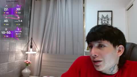 Snapshot of iancute_ chatting on 10/21/25, 09:37 ian online show from 10/21/25, 09:37