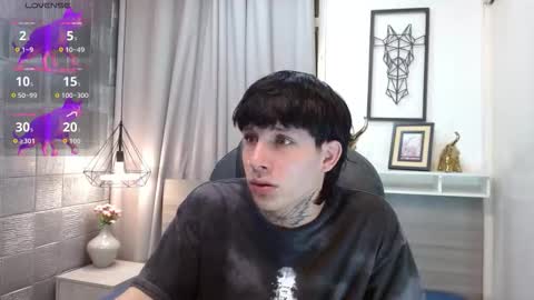 Snapshot of iancute_ chatting on 10/27/25, 06:23 ian online show from 10/27/25, 06:23