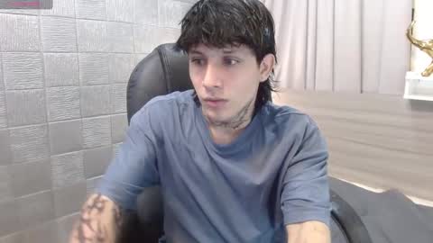 Snapshot of iancute_ chatting on 11/18/25, 02:17 ian online show from 11/18/25, 02:17