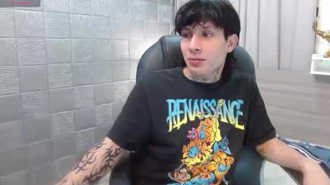 Snapshot of iancute_ chatting on 11/20/25, 03:45 ian online show from 11/20/25, 03:45