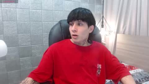 Snapshot of iancute_ chatting on 11/24/25, 07:24 ian online show from 11/24/25, 07:24