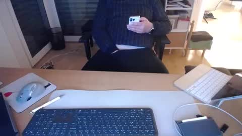 Snapshot of iandy12 chatting on 04/12/26, 09:42 iandy12 online show from 04/12/26, 09:42