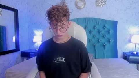 ian  online show from 11/12/25, 04:46