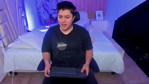 ian online show from 09/15/25, 08:31