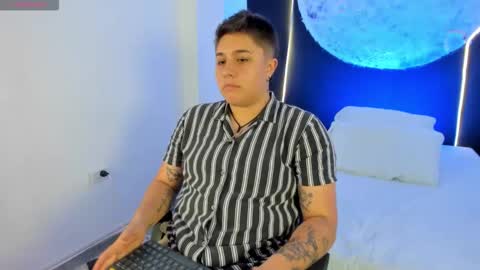 ian online show from 12/01/25, 07:52