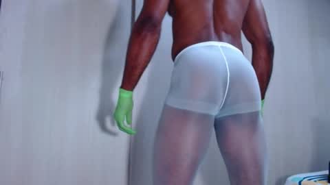 Snapshot of ianrashatxxx chatting on 05/16/26, 11:03 Ian Rashad online show from 05/16/26, 11:03