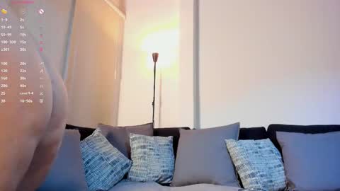 Snapshot of iara_martinez chatting on 11/26/25, 10:49 I A R A online show from 11/26/25, 10:49