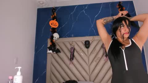 ibbie_ online show from 10/27/25, 12:20