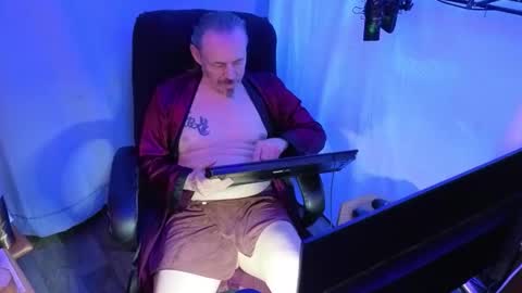 Snapshot of ibrichyrich chatting on 04/01/26, 10:05 Rich online show from 04/01/26, 10:05