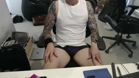 Snapshot of ic987 chatting on 04/17/26, 08:56 ic987 online show from 04/17/26, 08:56