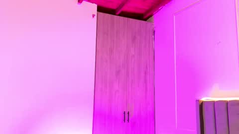 Snapshot of ice_princess__ chatting on 03/23/26, 02:59 Crystall online show from 03/23/26, 02:59