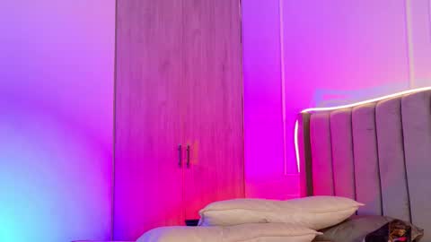 Snapshot of ice_princess__ chatting on 03/28/26, 12:05 Crystall online show from 03/28/26, 12:05