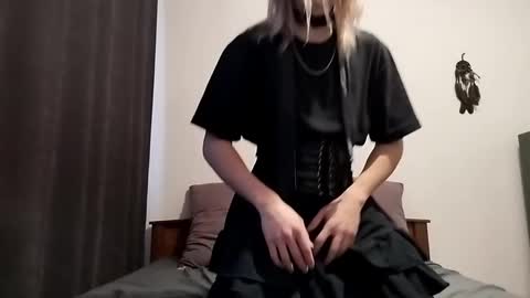 Jade online show from 11/03/25, 01:12