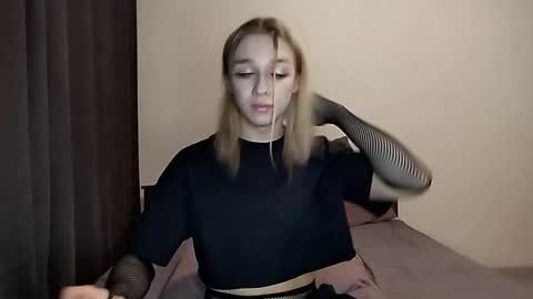 Snapshot of icebenz chatting on 12/02/25, 02:23 Jade online show from 12/02/25, 02:23