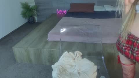 Snapshot of icebluebabe chatting on 06/01/26, 07:37 Ice Blue online show from 06/01/26, 07:37