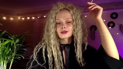 Nina online show from 01/08/26, 11:51