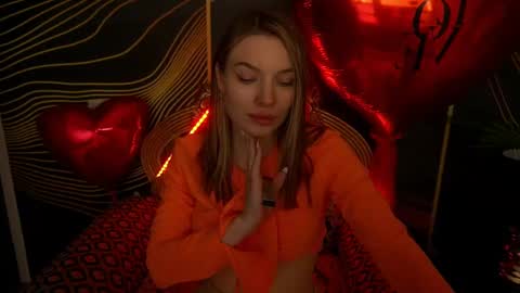 Danielle online show from 02/19/25, 04:11