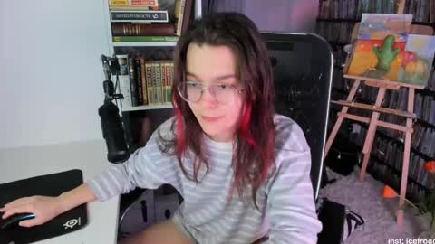 Julia online show from 03/07/25, 09:59