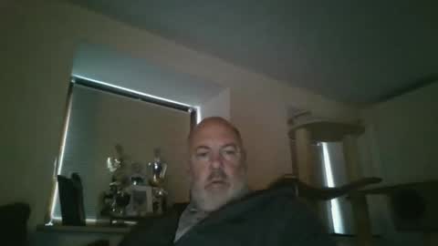 Snapshot of iceoli123 chatting on 10/17/25, 02:08 iceoli123 online show from 10/17/25, 02:08