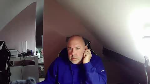 Snapshot of iceoli123 chatting on 10/22/25, 02:50 iceoli123 online show from 10/22/25, 02:50