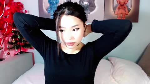 Snapshot of ichiben chatting on 01/01/25, 03:03 ichiben online show from 01/01/25, 03:03