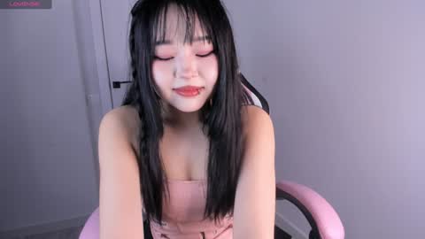 Hitomi   online show from 12/13/24, 06:31