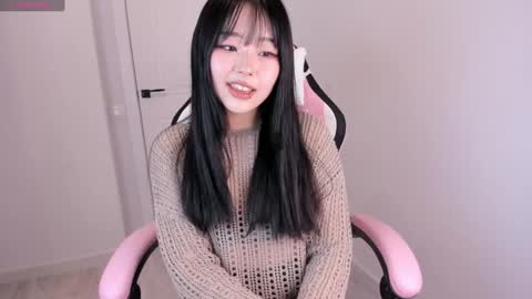 Hitomi   online show from 12/20/24, 06:29