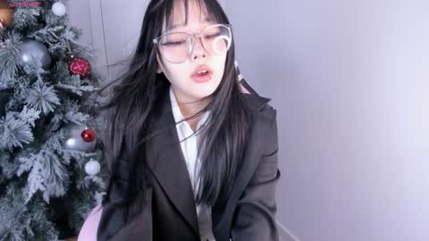 Hitomi   online show from 12/29/24, 06:03