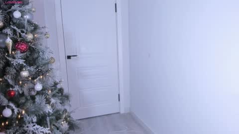 Hitomi   online show from 01/02/25, 09:11