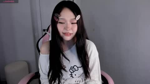 Hitomi   online show from 10/19/25, 03:45