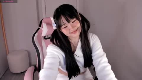 Hitomi   online show from 10/31/25, 03:07