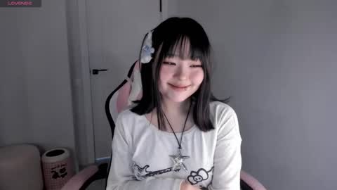 Hitomi   online show from 11/26/25, 08:32