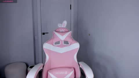 Hitomi   online show from 02/05/26, 10:25